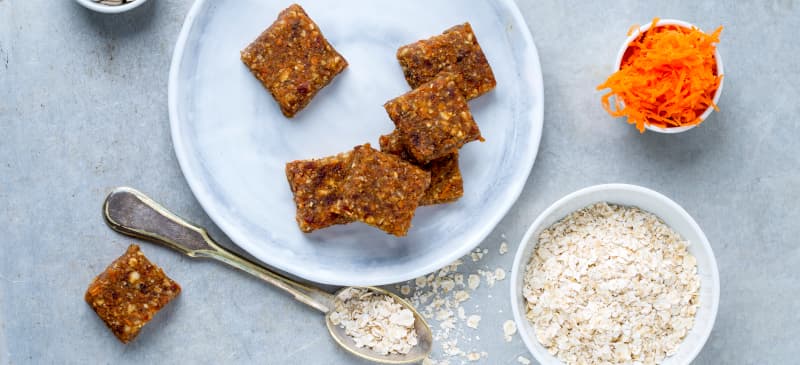 Carrot cake protein bars